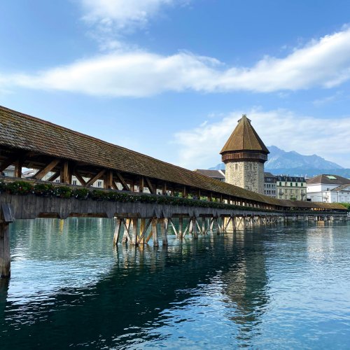 Капелльбрюкке (Капельный мост) — исторический деревянный мост в Люцерне