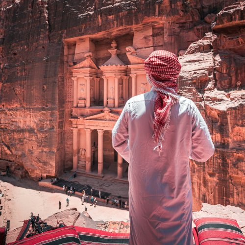 Петра: высеченный в скалах город набатеев
