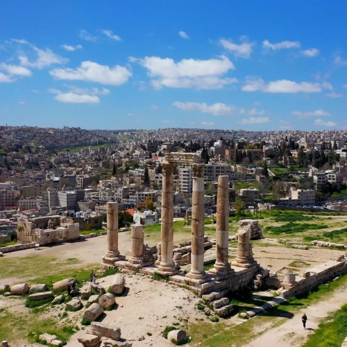 Амманская цитадель, улица короля Али бен аль-Хусейна, Амман, Иордания