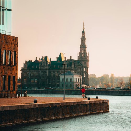 Антверпенский собор Богоматери на английском языке называется Cathedral of Our Lady (или Antwerp Cathedral)