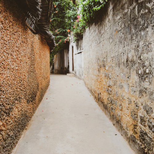 Одна из городских улочек в Ламу