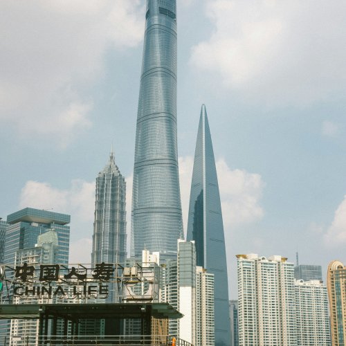 Фотография Шанхайская башня (Shanghai Tower) — смотровая и архитектура