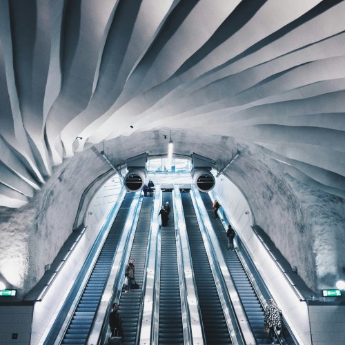 Эскалаторы на одной из станций метро